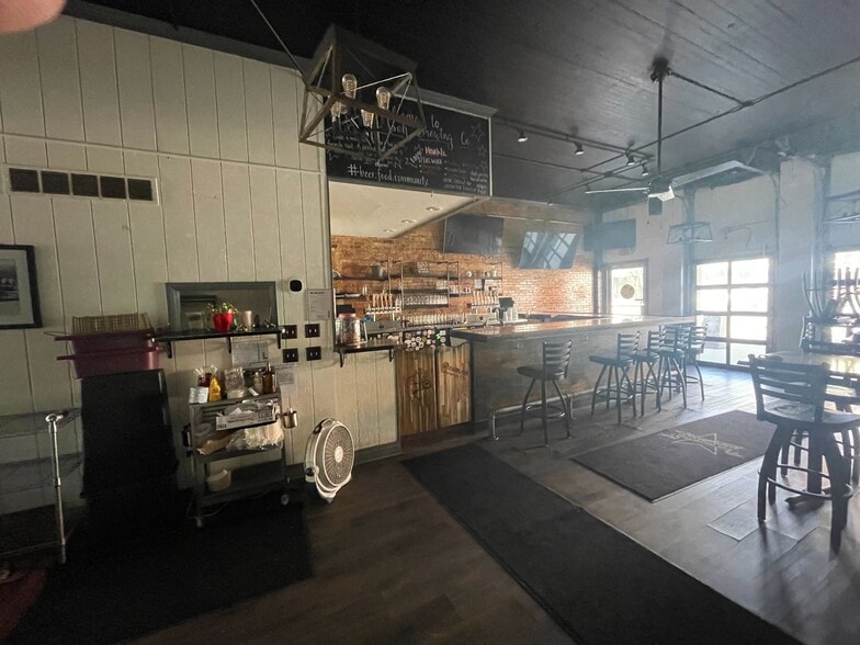 More Photos Of 124-128 W Chicago Blvd, Tecumseh Storefront Retail Residential For Lease