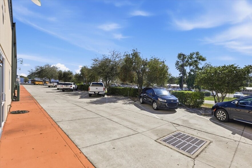 More Photos Of 1220 Biscayne Blvd, Deland Warehouse For Sale