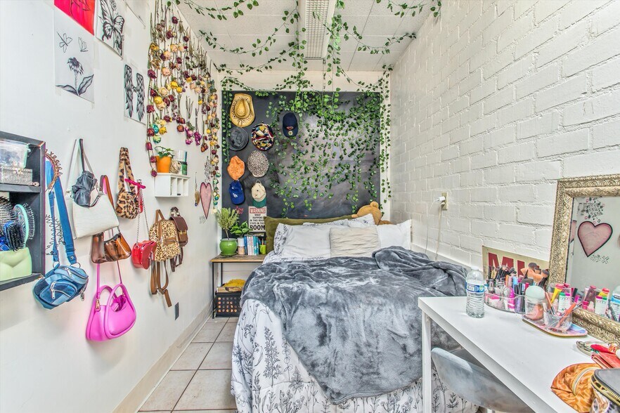 More Photos Of 358 N 6th St, Colton Warehouse For Sale