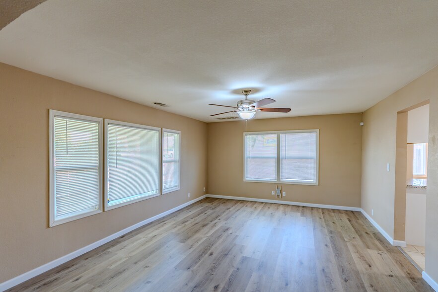 More Photos Of 2234 E Yosemite Ave, Manteca Office For Lease