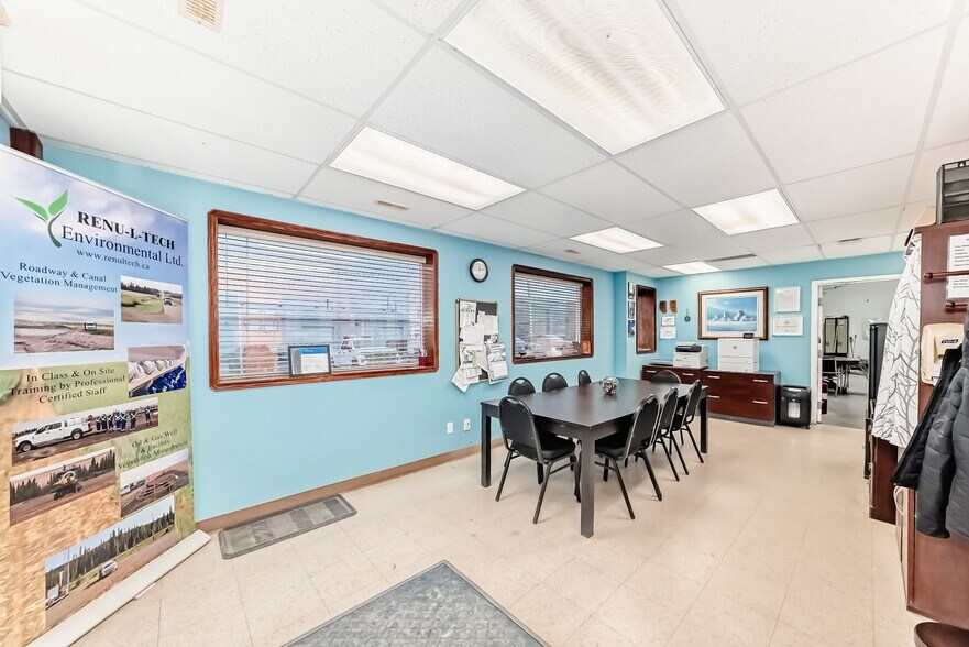 More Photos Of 116 Orchard Way, Strathmore Service For Lease