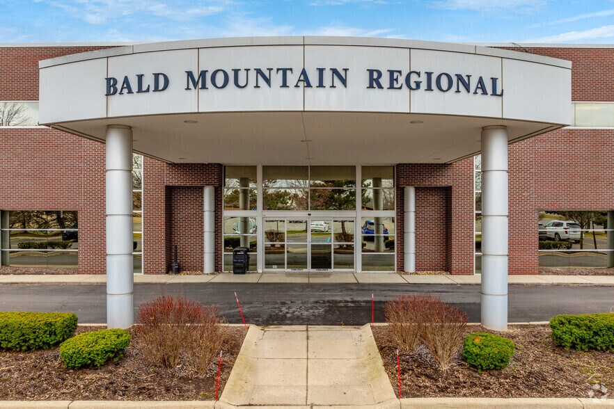 More Photos Of 1375 S Lapeer Rd, Lake Orion Medical For Lease