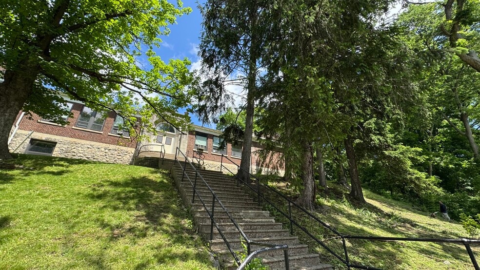 More Photos Of 1 Fairview Ave, Phillipsburg Office For Sale