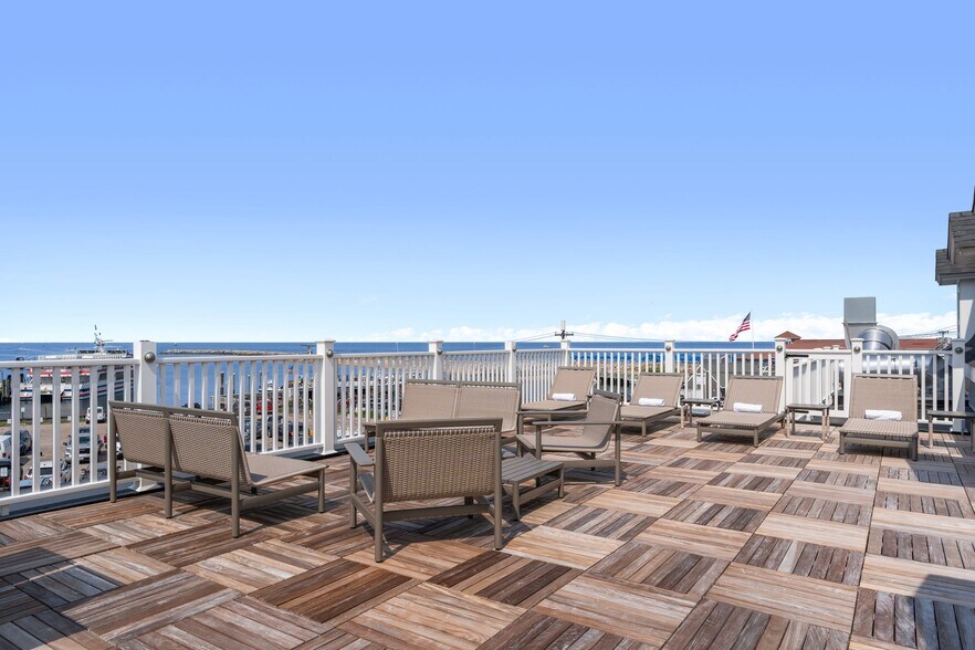 More Photos Of 212 Water St, Block Island Storefront For Sale