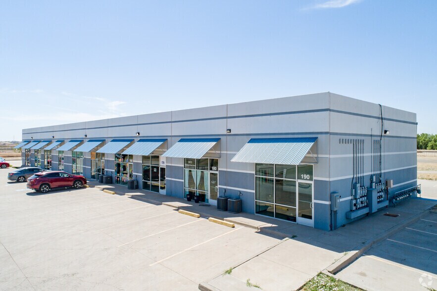 More Photos Of 3855 Business Park Dr, Amarillo Showroom For Lease