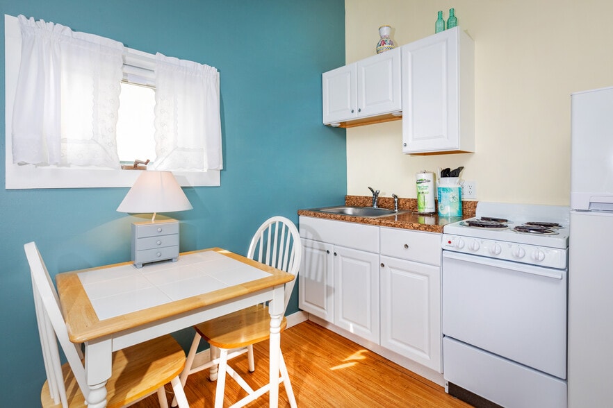 More Photos Of 2 River Rd, Cape Neddick Hospitality For Sale