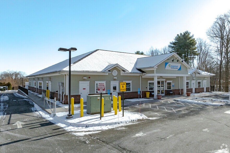 More Photos Of 9 High Rd, Berlin Daycare Center For Sale