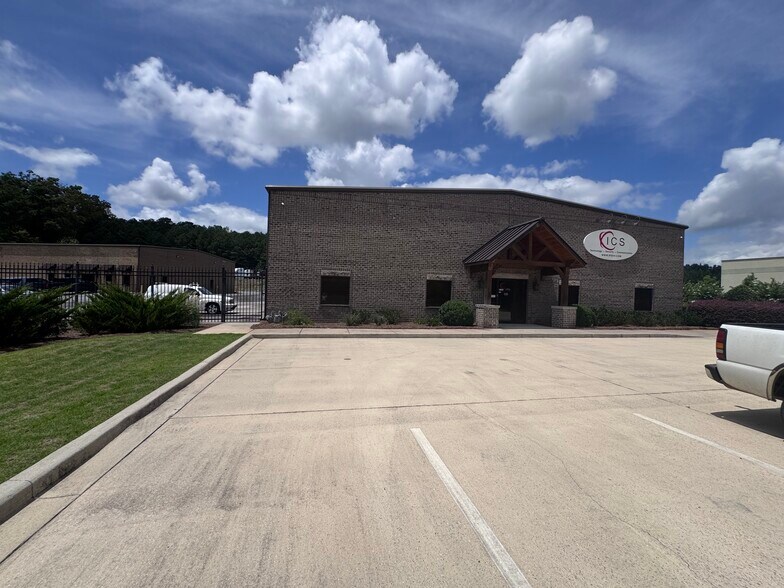More Photos Of 2355 US Highway 78, Moody Flex For Lease