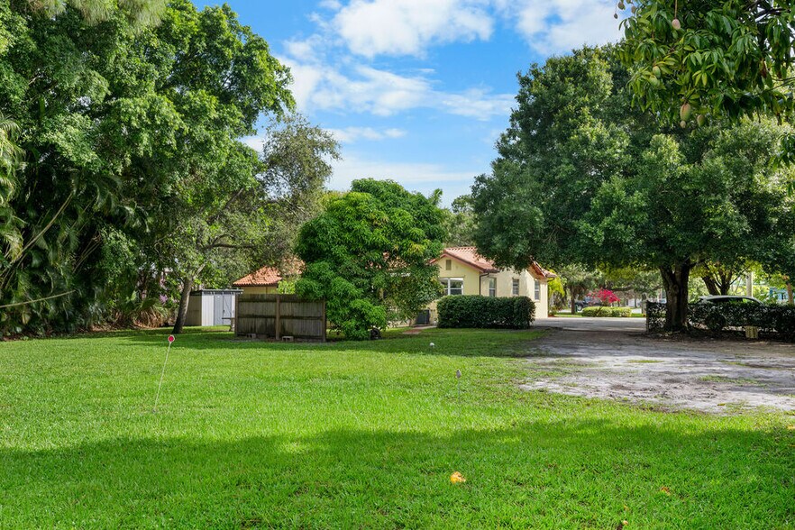 More Photos Of 400 SE Flamingo Ave, Stuart Office Residential For Sale