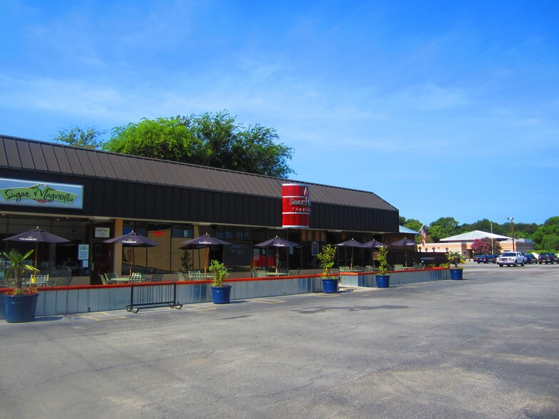 More Photos Of 1234 Camp Rd, Charleston Freestanding For Lease