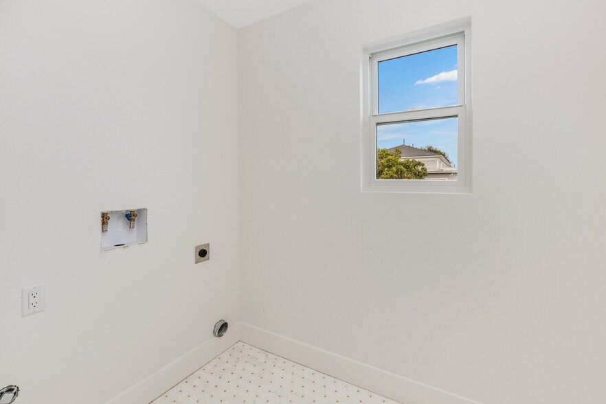 More Photos Of 243 Dahlia Ave, Imperial Beach Apartments For Sale