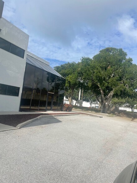 More Photos Of 1700 Old Okeechobee Rd, West Palm Beach Medical For Lease
