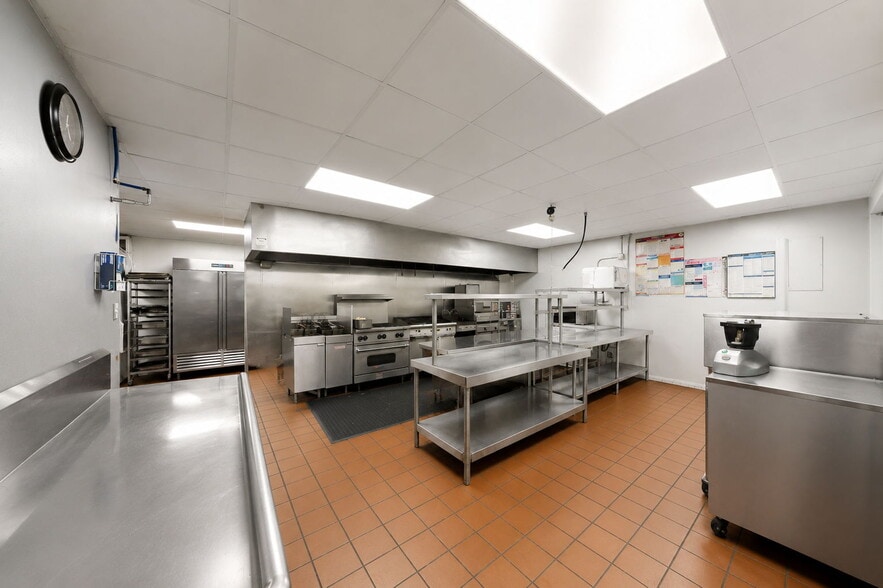More Photos Of 4946 Rigsby Ave, San Antonio Restaurant For Sale