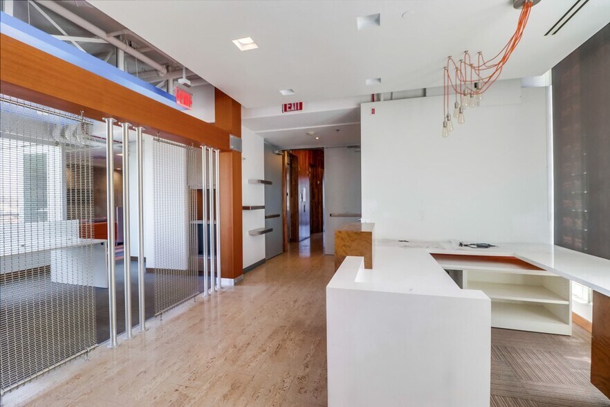 More Photos Of 1350 Columbia St, San Diego Loft Creative Space For Sale