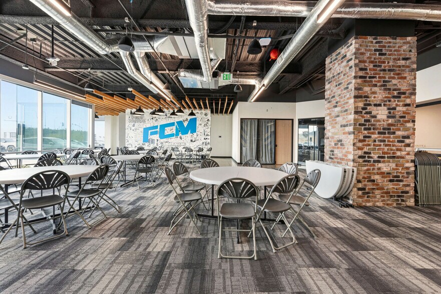 More Photos Of 2100 W Pleasant Grove Blvd, Pleasant Grove Office For Lease