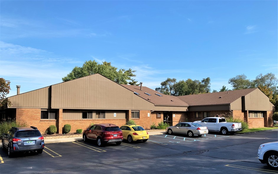 Primary Photo Of 20200-20206 Farmington Rd, Livonia Medical For Lease