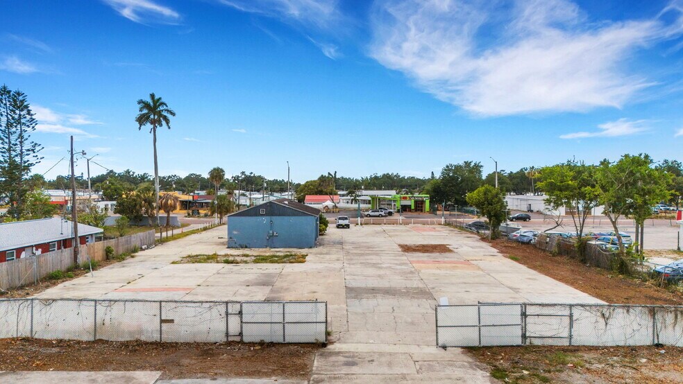 More Photos Of 1510 8th Ave W, Palmetto Auto Dealership For Sale