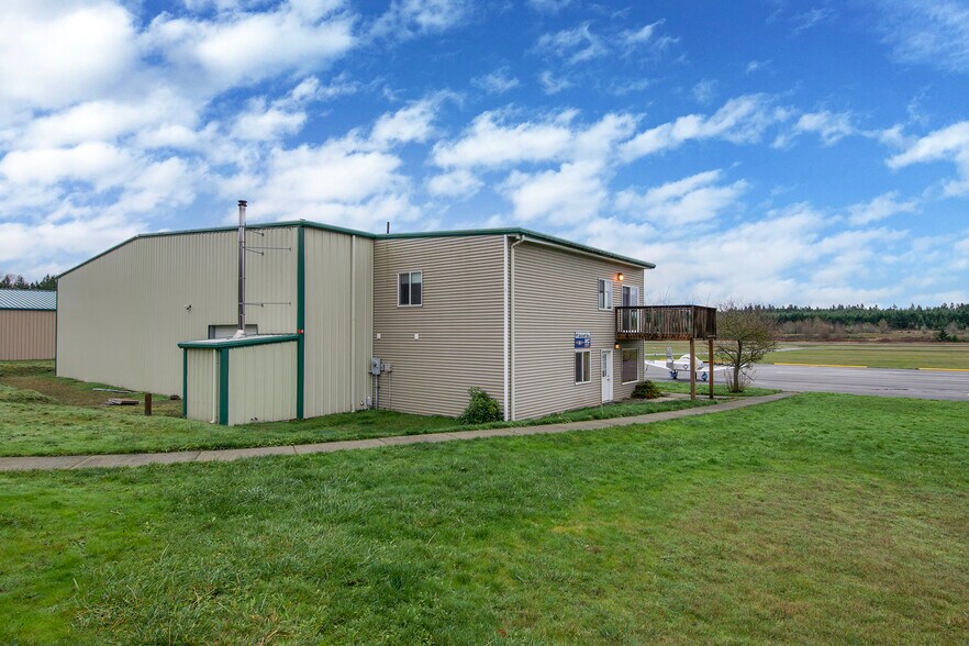 More Photos Of 191 Airport Rd, Port Townsend Airplane Hangar For Lease
