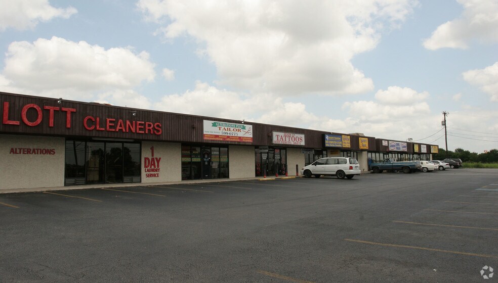 More Photos Of 13513-13533 Nacogdoches Rd, San Antonio Unknown For Lease