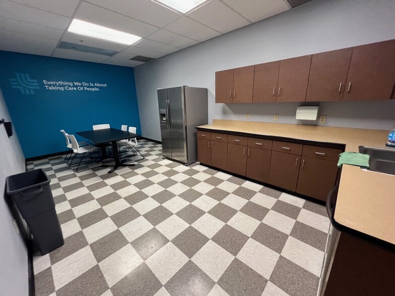 More Photos Of 1130 Conroy Ln, Roseville Medical For Sale