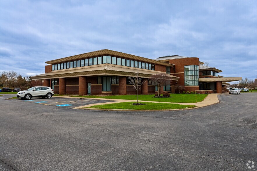 More Photos Of 5319 Hoag Dr, Sheffield Village Medical For Lease