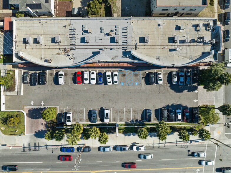 More Photos Of 10714 S Western Ave, Los Angeles Unknown For Lease