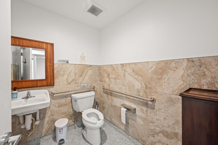 More Photos Of 8880 A1A S, Saint Augustine General Retail For Sale