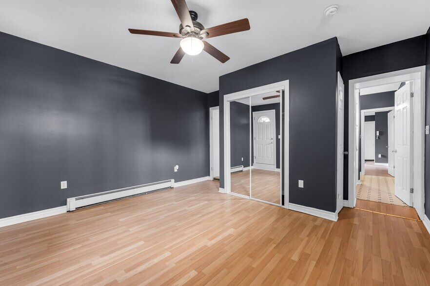 More Photos Of 320 King St E, Hamilton Storefront Retail Residential For Sale