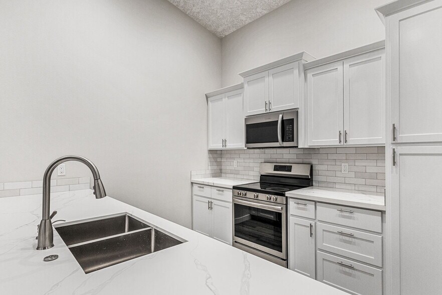 More Photos Of 1183 37TH Ct, Sweet Home Multifamily For Sale