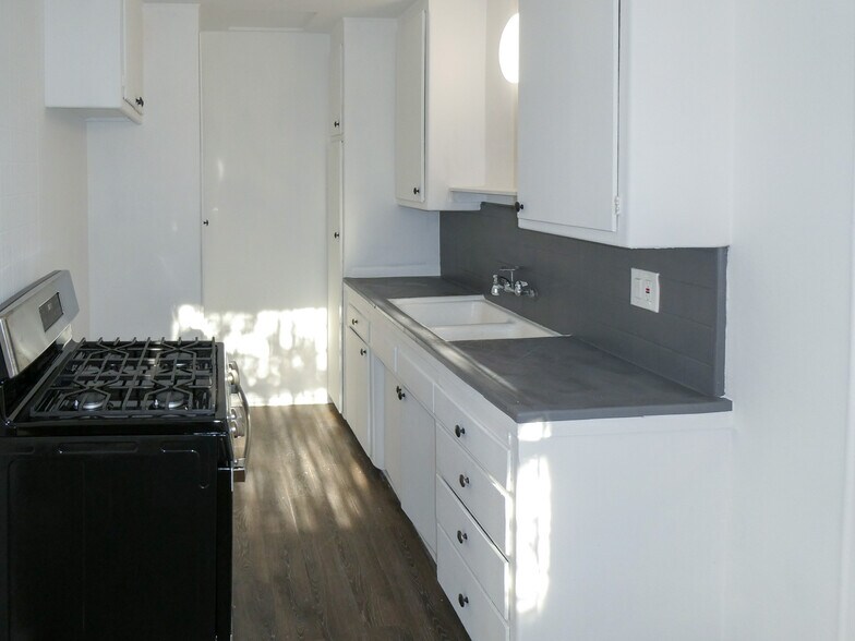 More Photos Of 13277 Maclay St, San Fernando Apartments For Sale