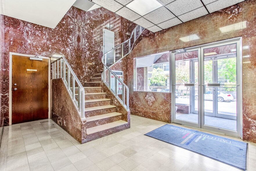 More Photos Of 1111 N Lee Ave, Oklahoma City Medical For Lease