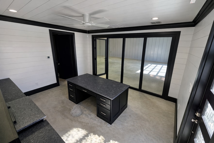 More Photos Of 7726 Harwell St, White Settlement Industrial For Lease