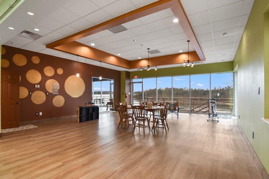 More Photos Of 6550 Pelican Dr, Osage Beach Marina For Sale