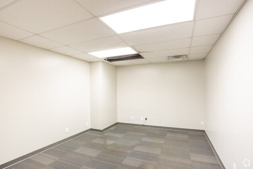 More Photos Of 1315 W 12th St, Kansas City Warehouse For Lease