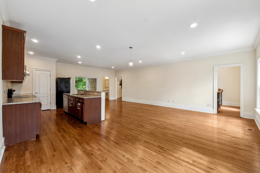 More Photos Of 1303 N Druid Hills Rd NE, Brookhaven Office Residential For Sale