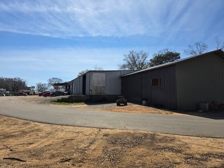 More Photos Of 22195 Cedar St, Robertsdale Warehouse For Sale