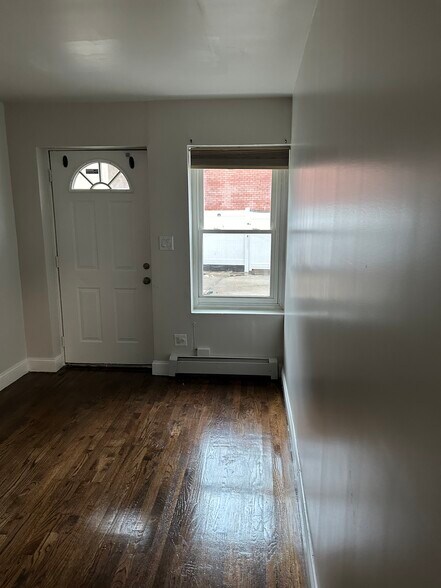More Photos Of 187 Woodpoint Rd, Brooklyn Apartments For Sale
