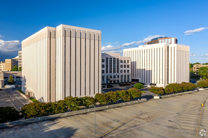 More Photos Of 5970 Fairview Rd, Charlotte Office For Lease