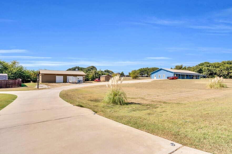 More Photos Of 3841 Ledgestone Ln, Midlothian Apartments For Sale