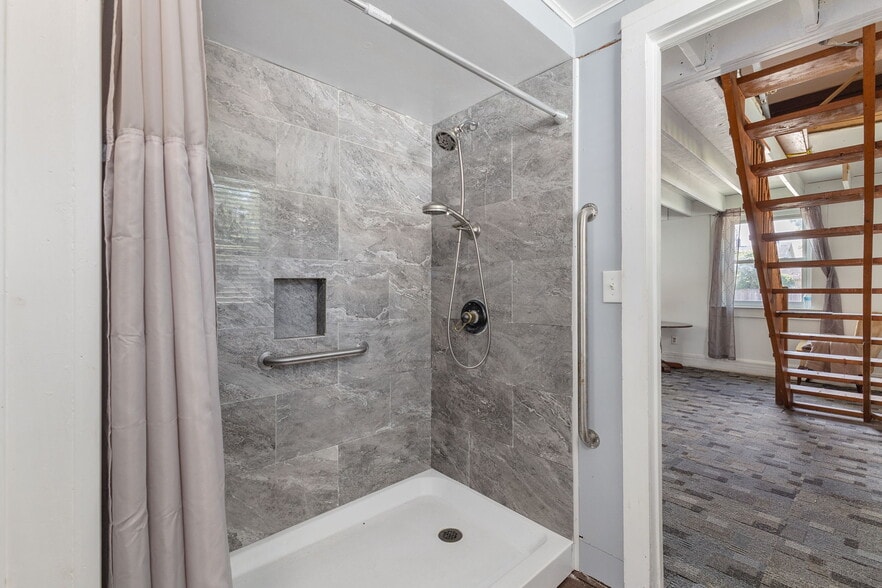 More Photos Of 13 Leonard St, Gansevoort Religious Facility For Sale