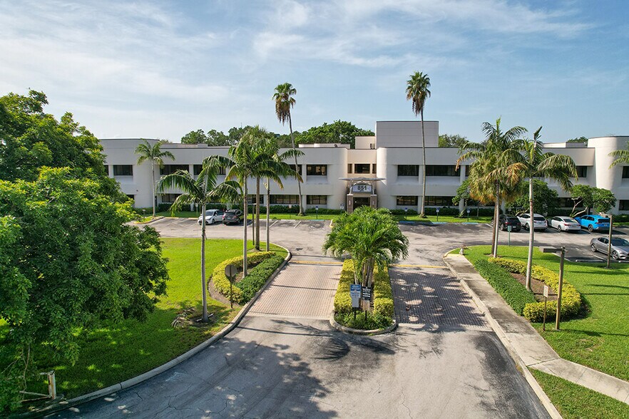 More Photos Of 851 Broken Sound Pky NW, Boca Raton Office For Sale