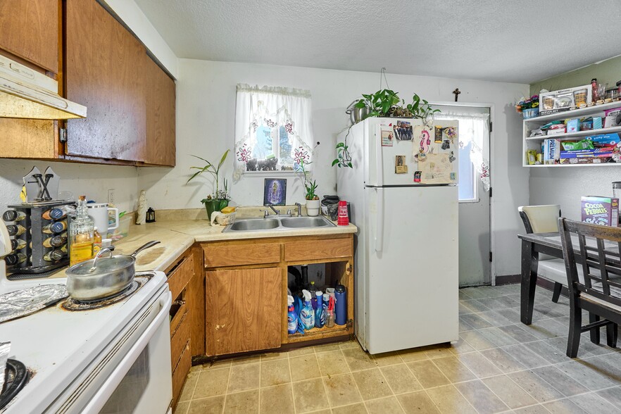 More Photos Of 880 N Pershing St, Mount Angel Apartments For Sale