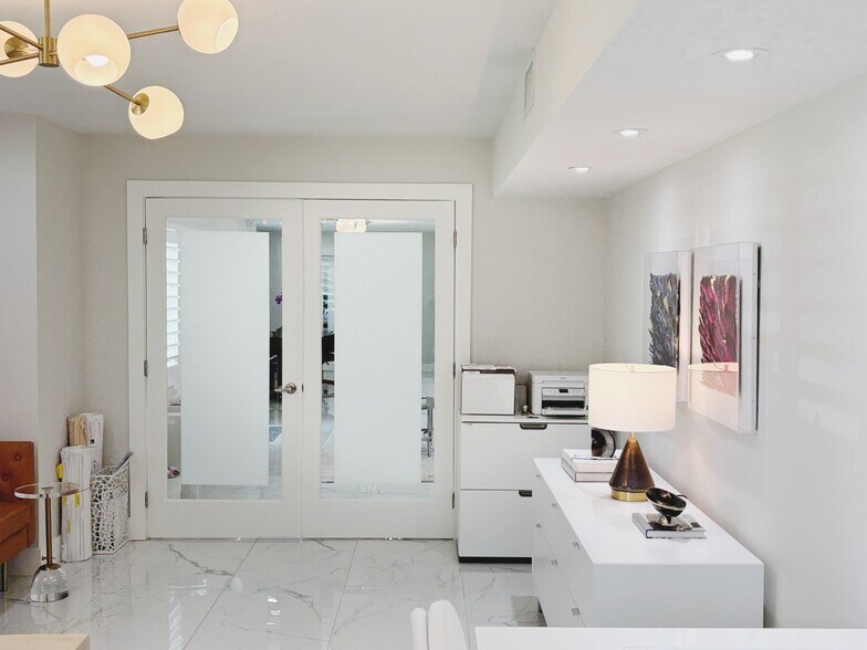 More Photos Of 301 SW 7th St, Fort Lauderdale Office For Sale