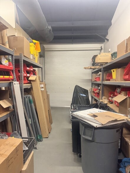 More Photos Of 3229 Argent Blvd, Ridgeland Showroom For Lease