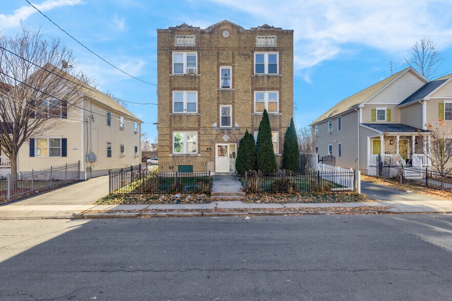 Primary Photo Of 45 School St, Hartford Apartments For Sale