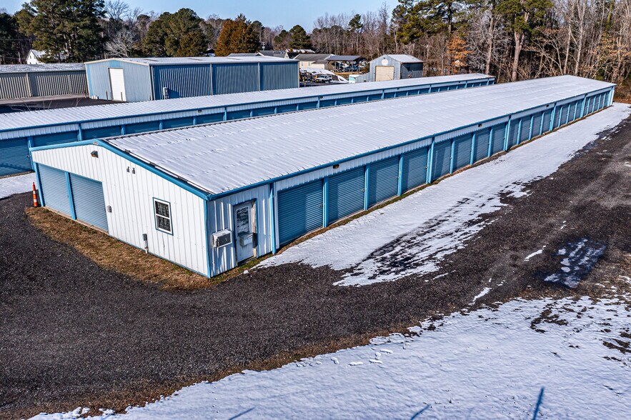 Primary Photo Of 2747 General Puller Hwy, Saluda Self Storage For Sale