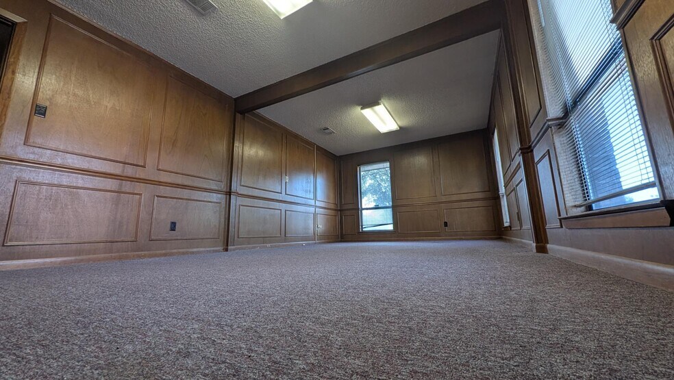 More Photos Of 510 W 4th St, North Little Rock Office For Lease
