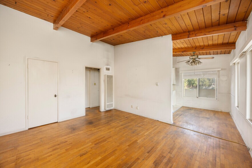 More Photos Of 2922 2nd St, Santa Monica Apartments For Sale