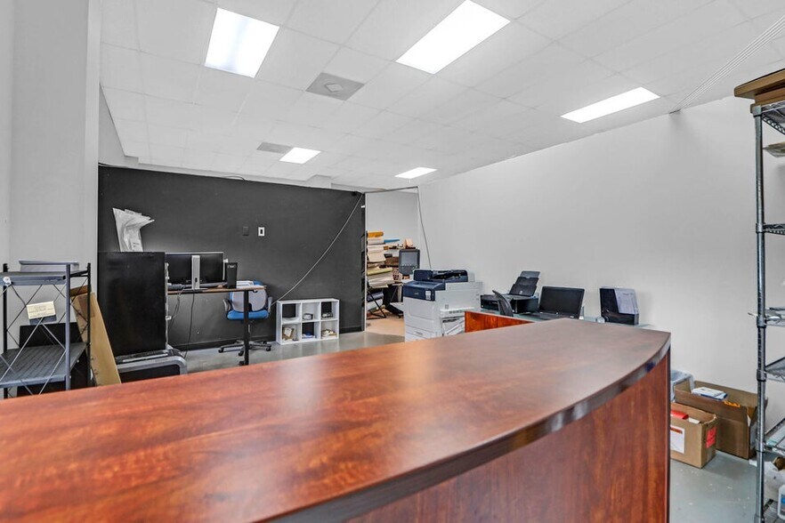 More Photos Of 720 Dupont Rd, Charleston Light Distribution For Sale