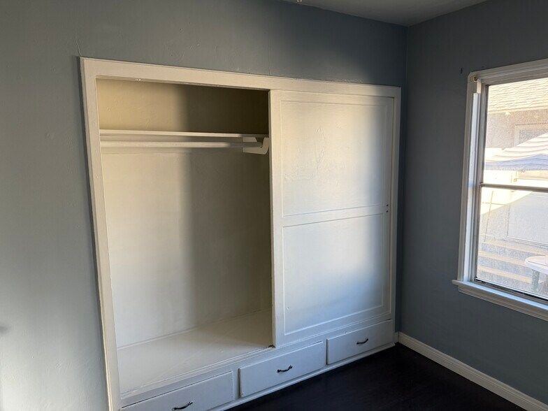 More Photos Of 15954 Vermont Ave, Paramount Multifamily For Sale